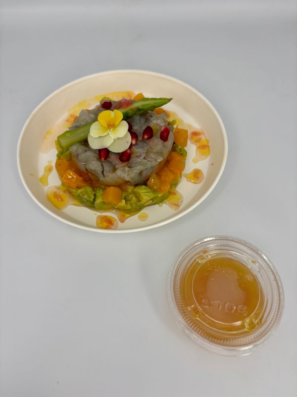 Salade mangue et avocat, tartare de crevettes pacifiques Salade mangue et avocat, tartare de crevettes pacifiques